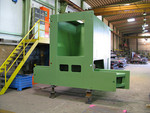 Maschinenständer (Gewicht: 35 Tonnen pro Stück, Länge: 4.500 mm, Breite: 4.500 mm, Höhe: 3.500 mm) - geglüht - sandgestrahlt - grundiert und lackiert
