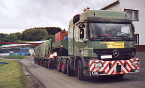 Abtransport Pressengestell (Länge: 20,00 m, Breite: 3,00 m, Höhe: 2,80 m, Gewicht: 86 t)